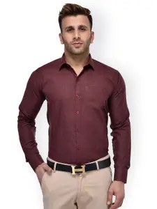 Hangup Men Maroon Regular Fit Solid Formal Shirt