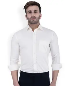 Hangup Men Cream-Coloured Regular Fit Solid Formal Shirt