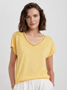 DeFacto V-Neck Extended Sleeves T-shirt