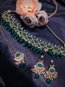 FEMMIBELLA Gold-Plated Kundan-Studded & Beaded Necklace & Earrings With Maang Tika