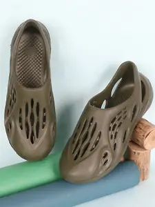 Aqualite Men Self Design Clogs