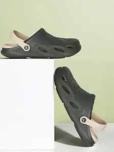 Aqualite Men Self Design Clogs