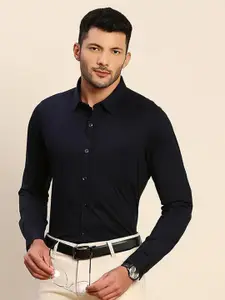 INVICTUS Original Slim Fit Spread Collar Formal Shirt