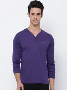 The Indian Garage Co Men Purple Solid V-neck Slim Fit T-shirt