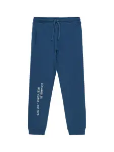 Alan Jones Boys Typography Printed Mid-Rise Joggers