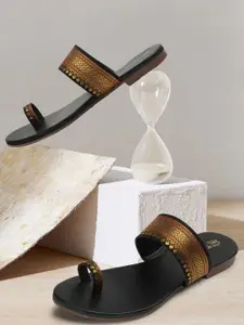 Picktoes Textured One Toe Flats