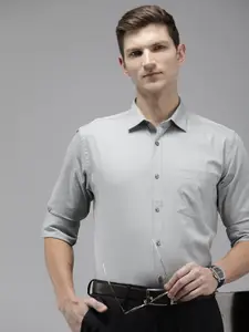 Park Avenue Slim Fit Opaque Cutaway Collar Formal Shirt