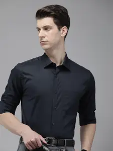 Park Avenue Slim Fit Opaque Cutaway Collar Formal Shirt