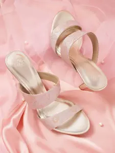 House of Pataudi Woven Design Ethnic Slim Heels