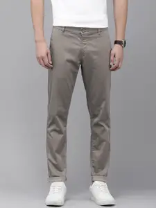 U.S. Polo Assn. Men Solid Mid-Rise Austin Trim Fit Chinos Trouser