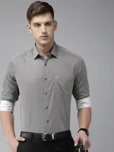 Arrow Manhattan Slim Fit Geometric Printed Pure Cotton Formal Shirt