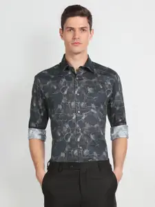 Arrow Abstract Printed Spread Collar Pure Cotton Casual Shirt