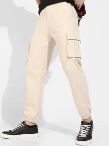 Campus Sutra Men Beige Relaxed Easy Wash Cotton Cargos Trousers