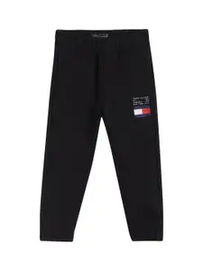 Tommy Hilfiger Tommy Boys Brand Logo Printed Cotton Mid-Rise Joggers