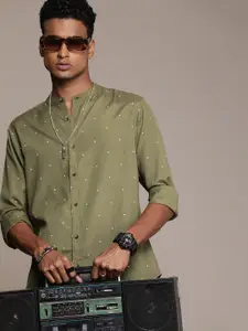 R.Code by The Roadster Life Co. Geometric Printed Casual Shirt