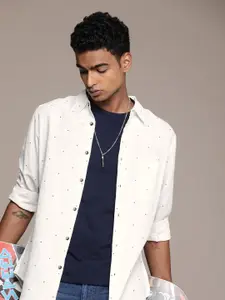 R.Code by The Roadster Life Co. Geometric Printed Casual Shirt