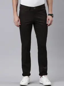 Chennis Men Mid-Rise Relaxed Slim Fit Geometric Printed Easy Wash Cotton Chinos Trousers