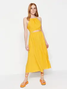 Trendyol Cut-Out Fit & Flare Midi Dress