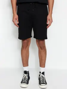 Trendyol Men Mid-Rise Knee Length Regular Shorts