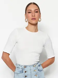Trendyol Round Neck Fitted Top