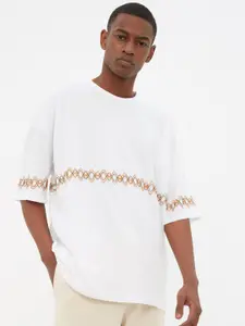 Trendyol Geometric Printed Drop-Shoulder Sleeves Pure Cotton T-shirt