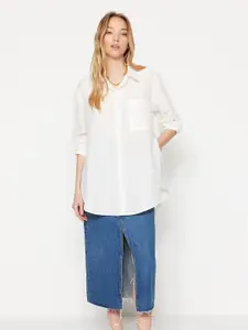 Trendyol Spread Collar Contemporary Opaque Casual Shirt