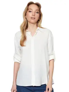 Trendyol Self Design Spread Collar Contemporary Opaque Pure Cotton Casual Shirt