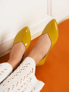 DressBerry Yellow Pointed Toe Ballerinas