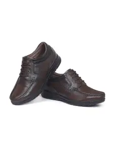 Zoom Shoes Men Textured Leather Formal Derbys