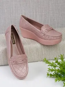 Flat n Heels Women Textured Heeled Loafers