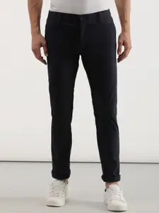 Lee Men Slim Fit Low-Rise Cotton Chinos Trousers