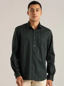 Indian Terrain Striped Chiseled Fit Slim Fit Pure Cotton Casual Shirt