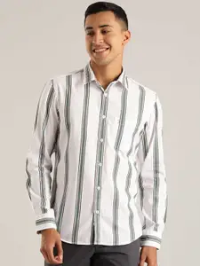 Indian Terrain Chiseled Striped Slim Fit Spread Collar Cotton Casual Shirt