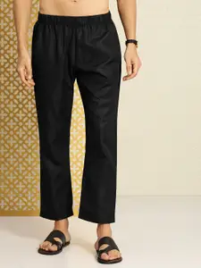 House of Pataudi Men Solid Mid-Rise Straight Fit Riwayat Pyjamas
