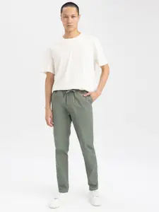 DeFacto Men Mid Rise Plain Pure Cotton Trousers