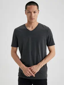 DeFacto V-Neck Short Sleeves T-shirt
