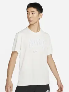Nike Men Dri-FIT Run Division Miler Short-Sleeve Running T-Shirt