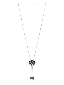 DressBerry Silver-Plated Rose Necklace