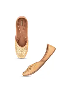 DESI COLOUR Embroidered Leather Ethnic Mojaris