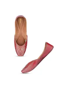 DESI COLOUR Embroidered Leather Ethnic Mojaris