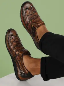 Buckaroo Men Textured Leather Shoe-Style Sandals