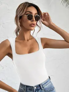 StyleCast White Scoop Neck Sleeveless Fitted Top