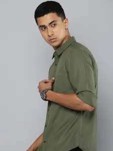 R.Code by The Roadster Life Co. Solid Spread Collar Casual Shirt