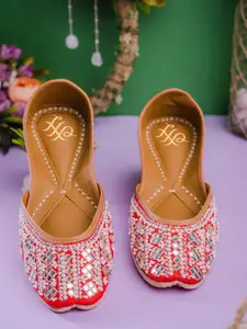 House of Pataudi Embroidered Mojaris