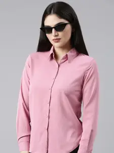 SHOWOFF Spread Collar Classic Fit Opaque Casual Shirt