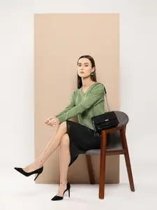 her by invictus Solid Acrylic Pullover