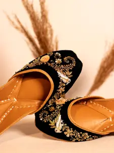 GLAM STORY Embellished Leather Mojaris