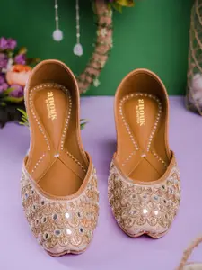 Anouk Women Cream-Coloured Ethnic Embellished Fabric Mojaris