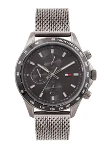 Tommy Hilfiger Men Stainless Steel Textured Analogue Chronograph Watch TH1792019W