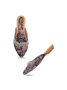 DESI COLOUR Ethnic Motif Printed Mules Flats With Embellishment